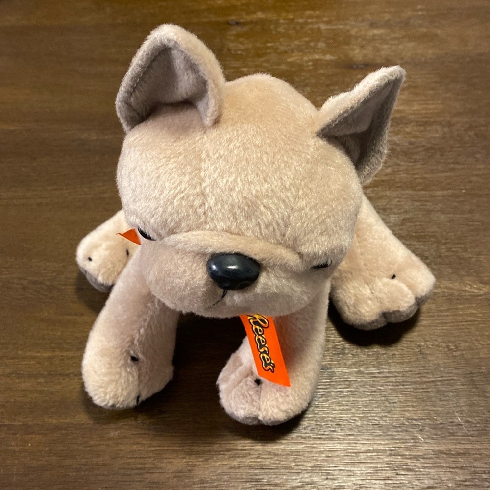 Galerie Reese’s 7” Bulldog Plush w/ Ribbon and Foot Patch (thread issue on paw)